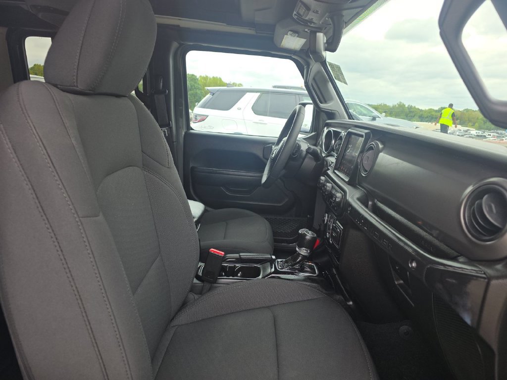 Used 2023 Jeep Wrangler Unlimited w/ Sun & Screen Package AWD/4WD image 5