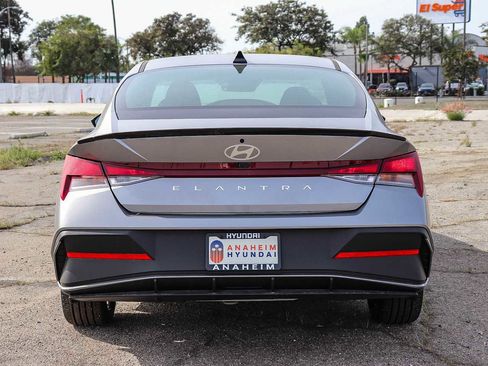 New 2025 Hyundai Elantra Sport image 7