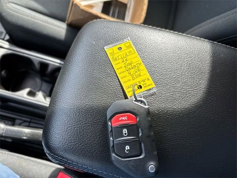 Used 2022 Jeep Gladiator Overland image 29