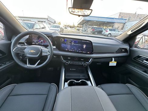 New 2026 Chevrolet Suburban Premier image 22