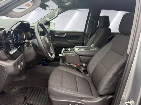 Used 2024 Chevrolet Silverado 1500 LT AWD/4WD image 5