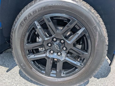 Used 2024 Chevrolet Silverado 1500 Custom w/ Rally Edition AWD/4WD image 9