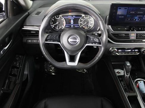 Certified 2025 Nissan Altima 2.5 SR w/ SR Premium Package FWD image 7