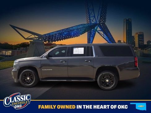 Used 2018 Chevrolet Suburban LT RWD image 4
