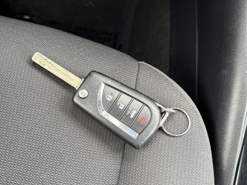 Used 2023 Toyota Corolla LE FWD image 31