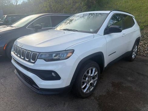 Certified 2023 Jeep Compass Latitude w/ Sun and Sound Group AWD/4WD image 1
