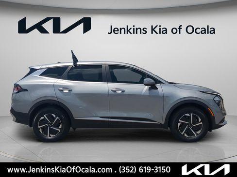 Used 2023 Kia Sportage LX AWD/4WD image 2
