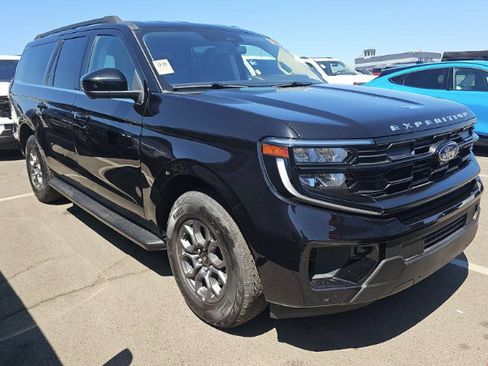 Used 2025 Ford Expedition Max Active AWD/4WD image 1