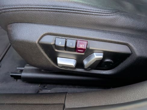 Used 2018 BMW 320i Sedan w/ Premium Package image 28