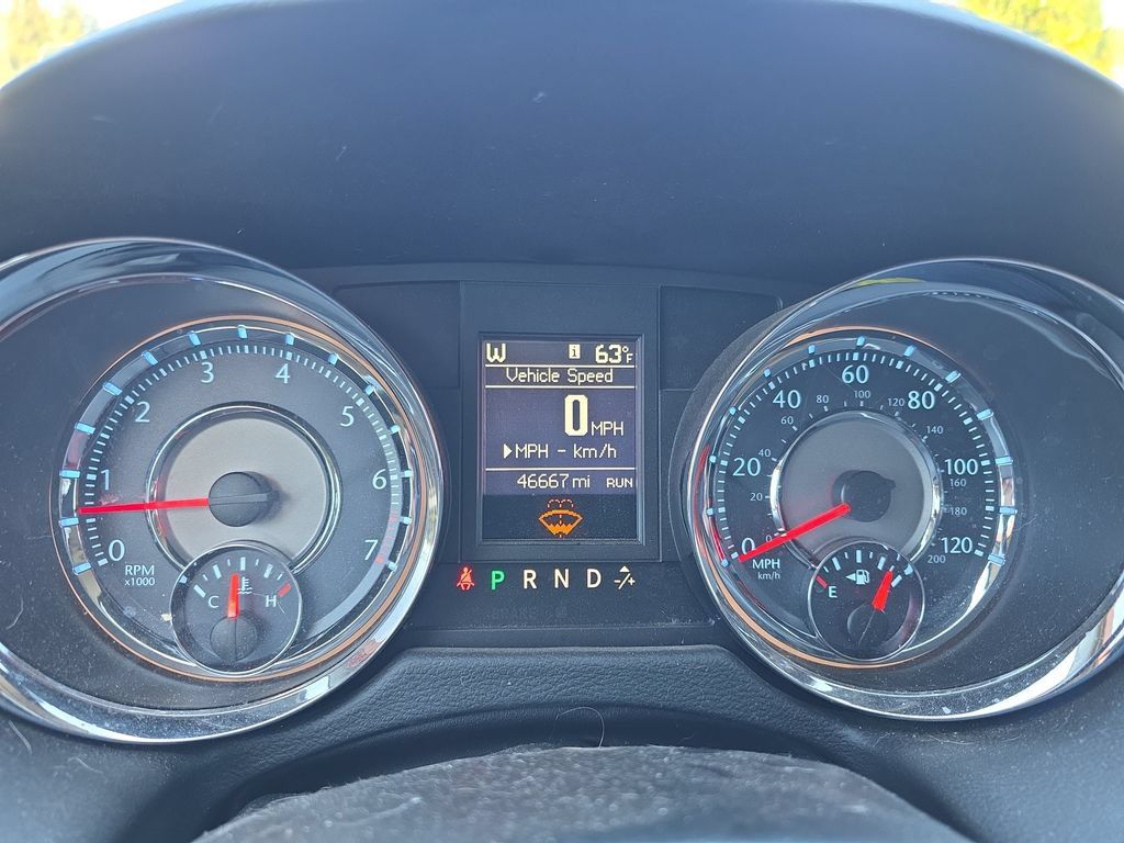 Used 2016 Chrysler Town & Country Touring w/ Driver Convenience Group FWD image 20