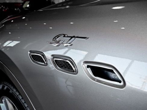 Used 2022 Maserati Levante GT image 42