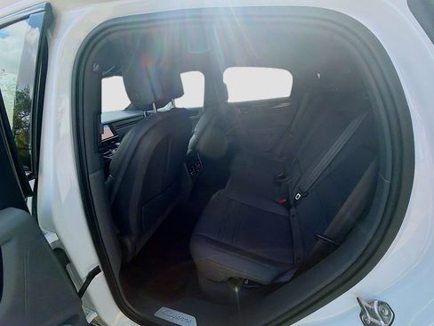 Used 2023 Porsche Cayenne Platinum Edition image 24