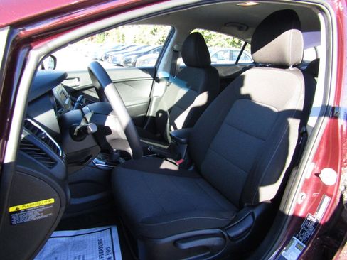 Used 2018 Kia Forte LX FWD image 16