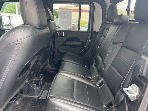 Used 2020 Jeep Gladiator Overland AWD/4WD image 22