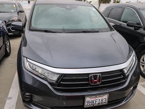 Used 2023 Honda Odyssey Elite image 3