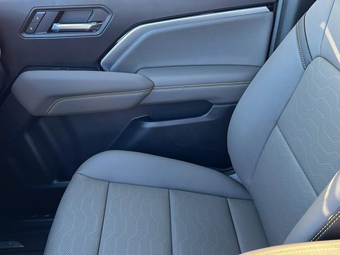 New 2026 Chevrolet Colorado ZR2 w/ Technology Package image 21