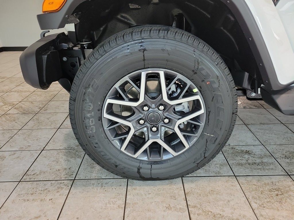 New 2025 Jeep Wrangler Unlimited Sahara AWD/4WD image 25
