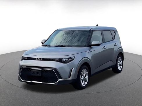 Used 2025 Kia Soul LX w/ LX Technology Package image 7