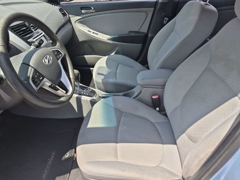 Used 2013 Hyundai Accent SE FWD image 11