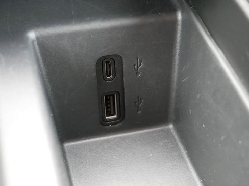 Used 2025 GMC Acadia Elevation image 21