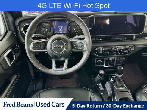 Used 2024 Jeep Wrangler Unlimited Sahara w/ Technology Group AWD/4WD image 29