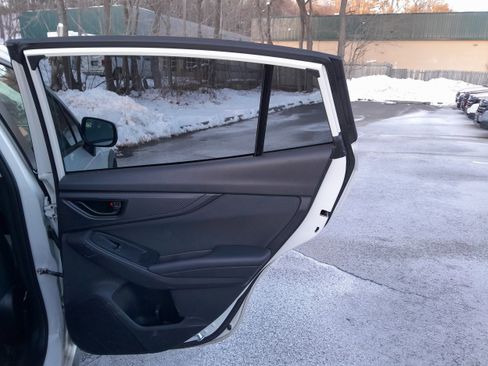 Used 2023 Subaru Crosstrek 2.0i Premium image 32