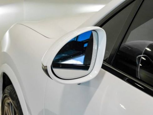 Used 2019 Porsche Cayenne AWD/4WD image 50