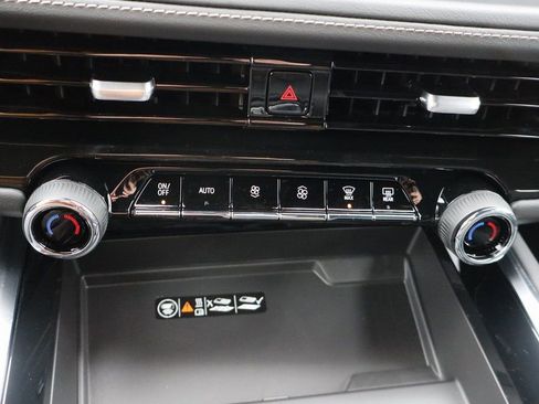 New 2026 Chevrolet Suburban Premier image 10