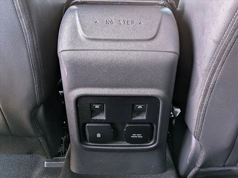 Used 2024 Ford Bronco Wildtrak image 18