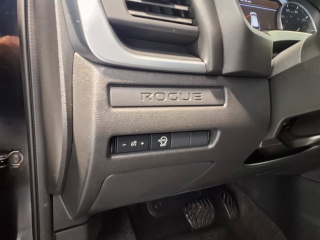 Used 2023 Nissan Rogue S AWD/4WD image 21