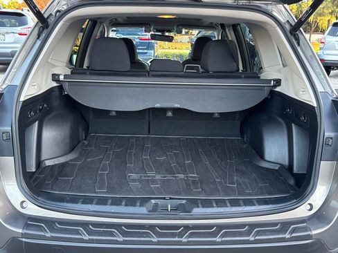 Used 2019 Subaru Forester Premium image 9