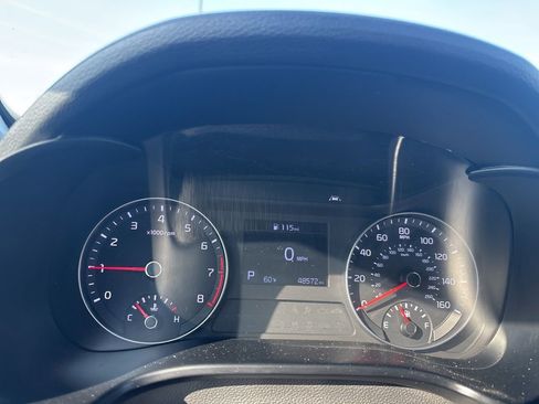 Used 2019 Kia Forte LXS FWD image 9