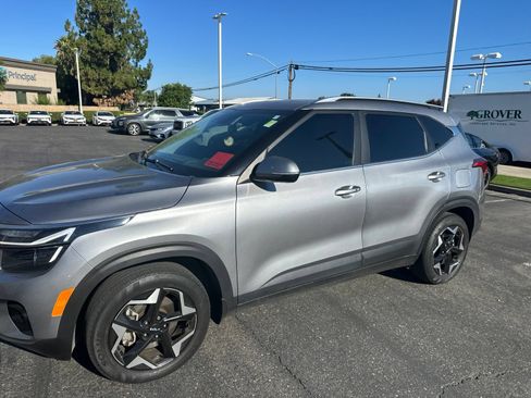 Certified 2024 Kia Seltos EX AWD/4WD image 4