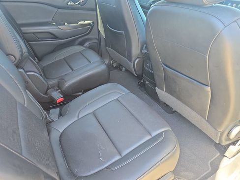 Used 2021 GMC Acadia SLT w/ Elevation Edition FWD image 11