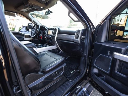 Used 2017 Ford F350 Lariat w/ Chrome Package image 33