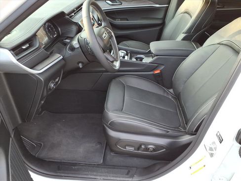 New 2026 Jeep Grand Cherokee Limited image 11