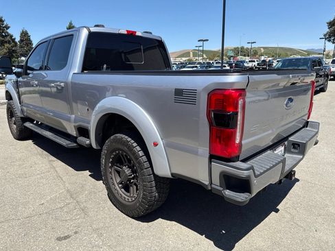 Used 2024 Ford F250 Lariat w/ Lariat Ultimate Package AWD/4WD image 3