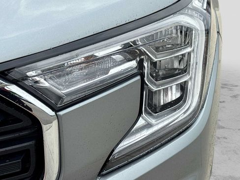 Used 2023 GMC Terrain SLE FWD image 9