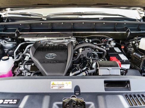 Certified 2025 Toyota Highlander LE AWD/4WD image 29