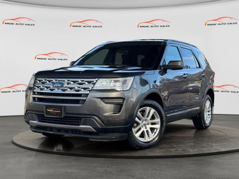 Used 2019 Ford Explorer XLT AWD/4WD image 1