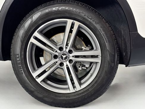 Certified 2021 Mercedes-Benz GLC 300 4MATIC image 29