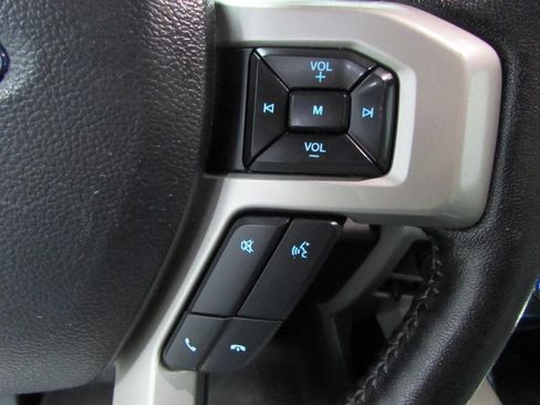 Used 2019 Ford F150 Lariat image 26