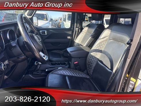 Used 2021 Jeep Wrangler Unlimited Sahara AWD/4WD image 9