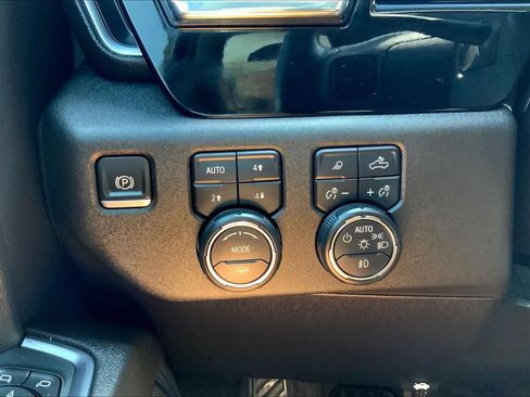Used 2024 Chevrolet Silverado 3500 LTZ w/ LTZ Plus Package AWD/4WD image 32
