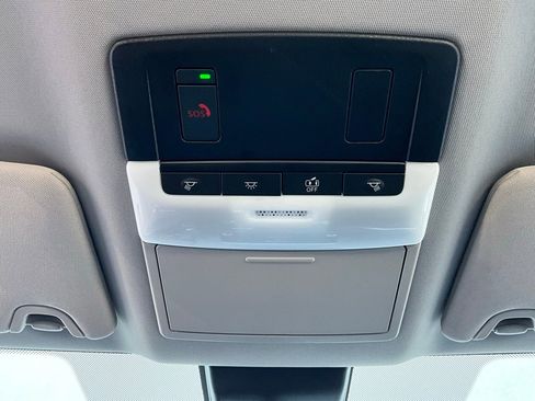 Used 2025 Nissan Altima 2.5 SV image 17