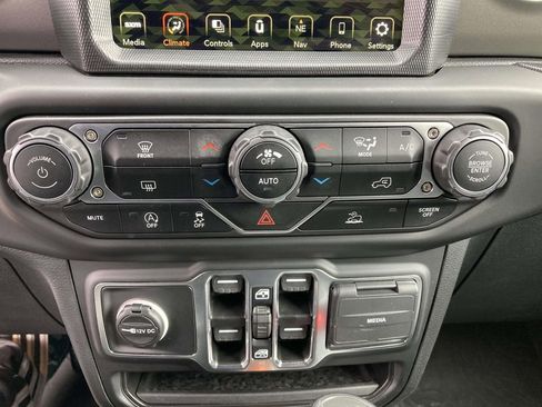 Used 2023 Jeep Wrangler Unlimited Sport AWD/4WD image 22