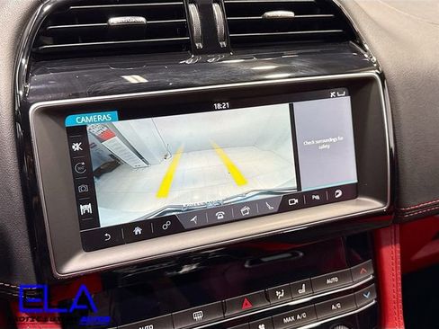 Used 2020 Jaguar F-PACE SVR image 16