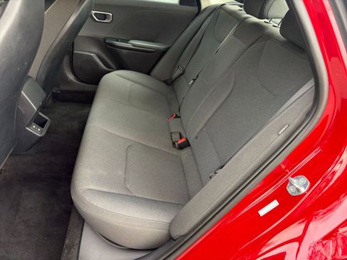 Used 2025 Kia K4 LXS image 31