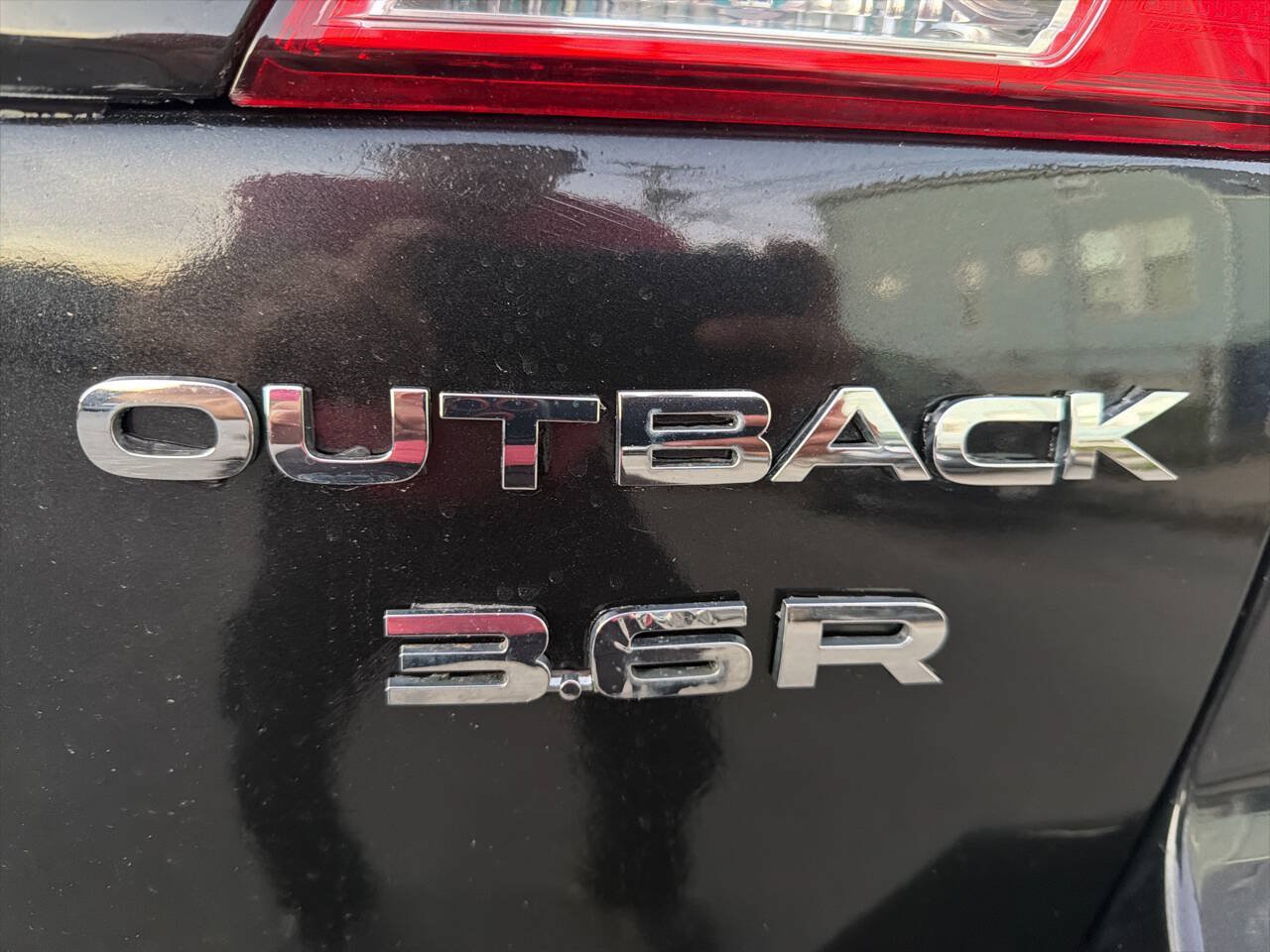 Used 2010 Subaru Outback 3.6R Limited AWD/4WD image 32