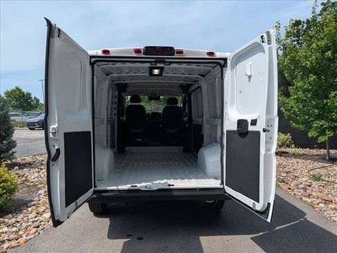 Used 2025 RAM ProMaster 2500 w/ Convenience Group FWD image 18